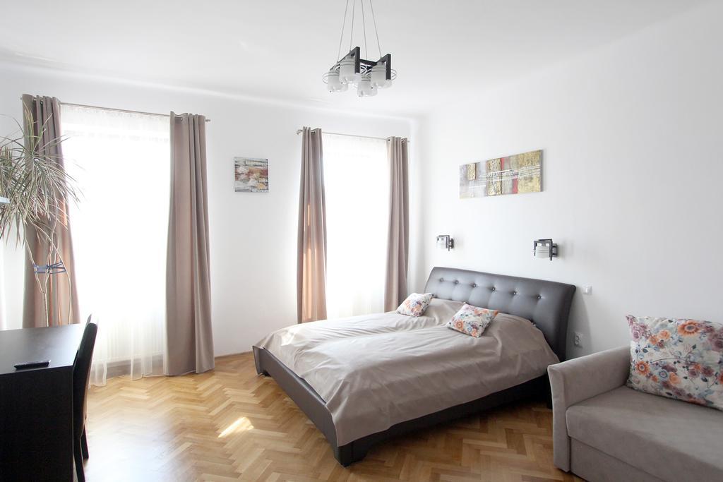 Central Parc Studios Sibiu Extérieur photo